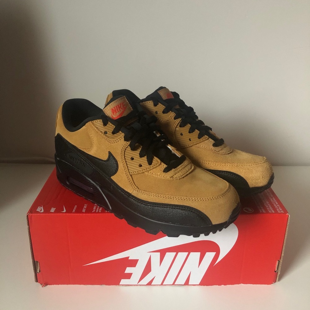 Nike Air Max 90 Essential